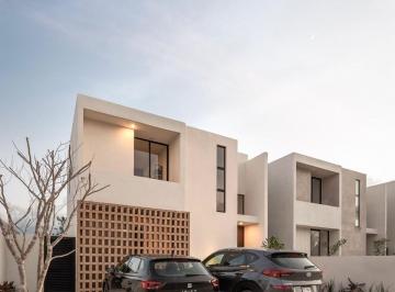 Casa de 3 habitaciones, Mérida · Casa en Privada con Piscina Incluída Al Norte de Mérida