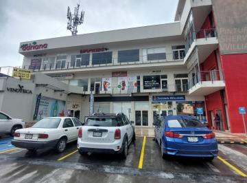 Local comercial · 125m² · 25 Estacionamientos · Local en Renta Sobre Paseo de Los Leones