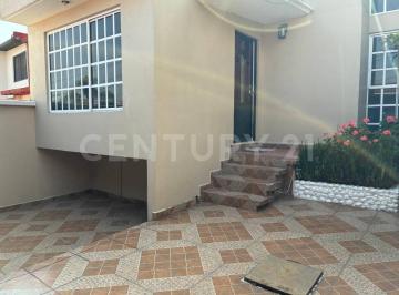 Casa · 182m² · 4 Recámaras · 2 Estacionamientos · Casa Frente Al Tec | 4 Recámaras | Ideal Para Inversión o Vivir