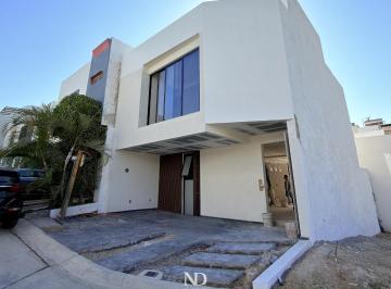 Casa de 3 habitaciones, Zapopan · Bella Casa en Venta Coto Sivec Capital Norte Zapopan