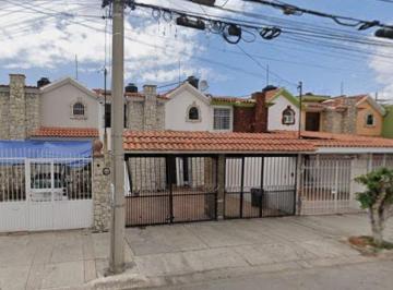 Casa de 3 habitaciones, San Luis Potosí · Casa en Venta en Esmeralda S. L. p. ¡Excelente Invierte en Una Propiedad de Recuperaciòn Hipotecaria!