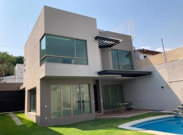 Casa · 240m² · 3 Recámaras · 2 Estacionamientos · Casa en Venta en Fracc. Burgos, Temixco, Morelos