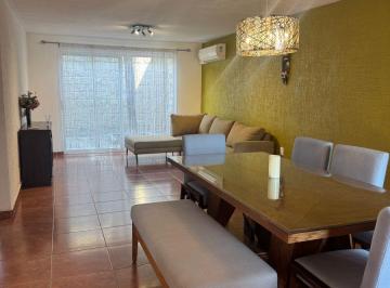 Casa de 3 habitaciones, Celaya · Casa Amueblada en Renta