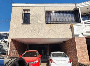 Casa de 6 habitaciones, Zapopan · 2 Casas Juntas en Venta Junto a La Seattle