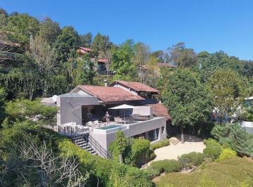 Casa en condominio · 530m² · 4 Recámaras · 2 Estacionamientos · Casa en Ízar en El Lago en Valle de Bravo