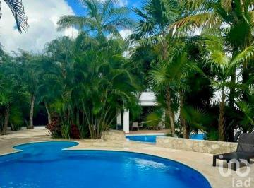 Departamento · 125m² · 2 Recámaras · 1 Estacionamiento · Departamento en Venta Playa del Carmen Amueblado y Listo Para Rentar