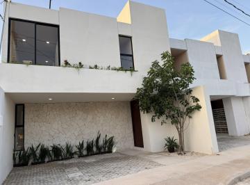 Casa · 210m² · 3 Recámaras · 2 Estacionamientos · Casa en Venta Kantunich Residencial Cerca de Real Montejo