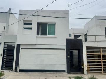 Casa · 200m² · 3 Recámaras · 2 Estacionamientos · Rmc Casa en Renta en Bosques de Lindavista en San Nicolas de Los Garza