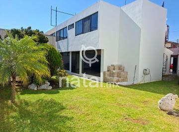 Casa de 3 habitaciones, Puebla · Casa en Venta de 301 m² de Terreno, de 3 Recámaras, 3 Baños y Amplio Jardín en La Colonia El Cerrito