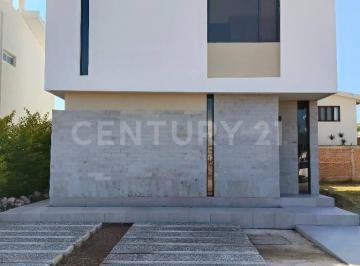 Casa en condominio · 184m² · 4 Recámaras · 2 Estacionamientos · Casa en Renta en Residencial Las Plazas