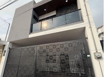Casa · 199m² · 3 Recámaras · 2 Estacionamientos · Casa en Venta Colonia Unidad Nacional