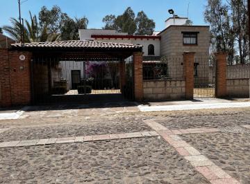 Casa · 337m² · 4 Recámaras · 2 Estacionamientos · Casa de Campo en Venta Campestre San Isidro Queretaro