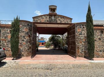 Casa · 278m² · 4 Recámaras · 8 Estacionamientos · Venta Casa de Campo Campestre San Isidro Queretaro