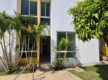 Casa · 190m² · 3 Recámaras · 1 Estacionamiento · Casa en Villa Copacabana