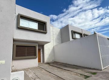 Casa · 100m² · 3 Recámaras · 2 Estacionamientos · Venta Casa Residencial Cantabria Corregidora, Queretaro