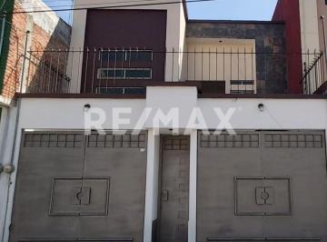 Casa · 220m² · 4 Recámaras · 2 Estacionamientos · En Renta Casa de 4 Recámaras Ciudad Deportiva, Zinacantepec Estado de México - (4)