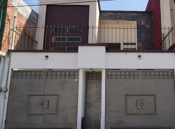 Casa · 220m² · 4 Recámaras · 2 Estacionamientos · En Renta Casa de 4 Recámaras Ciudad Deportiva, Zinacantepec Estado de México - (4)