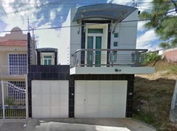Casa de 3 habitaciones, Uruapan · Casa con 140 m² de Terreno, 3 Recámaras en Venta, San Juan Bautista