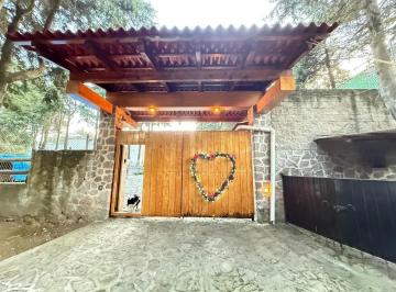 1 · Rancho Ecuestre en Venta | Estilo Moderno Europeo, Cristalería y Vista a Volcanes