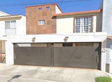 Casa de 3 habitaciones, Aguascalientes · Casa con 240 m² Superficie de Terreno y 3 Recámaras en Venta en Lomas de Santa Anita