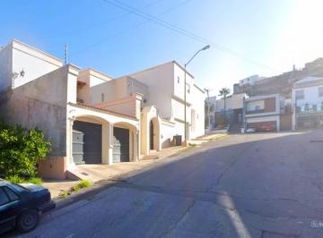 Casa en Venta de 4 habitaciones  · Casa en Venta en Lomas del Charco Chihuahua