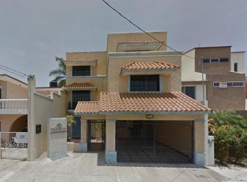 Casa de 3 habitaciones, Mazatlán · Aprovecha Hoy y Compra Esta Bonita Casa en Venta Cerca del Malecon de Mazatlan