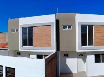 Casa · 100m² · 3 Recámaras · 1 Estacionamiento · Bonita Casa con Diseño Moderno