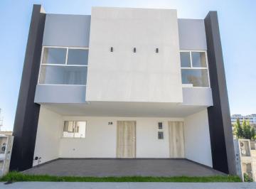 Casa · 243m² · 4 Recámaras · 2 Estacionamientos · Casa en Venta en San Andres Cholula Residencial Privado, 4 Habitaciones