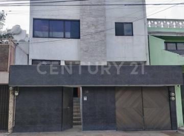 Casa · 366m² · 7 Recámaras · 2 Estacionamientos · Casa en Venta en Residencial Acueducto de Guadalupe Cdmx