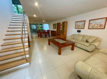 Casa en condominio · 150m² · 2 Recámaras · 2 Estacionamientos · Casa en Renta en Juriquilla Santa Fe Amueblada