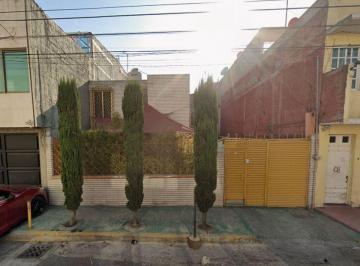 Casa de 3 habitaciones, Nezahualcóyotl · Casa en Venta en Nezahualcóyotl