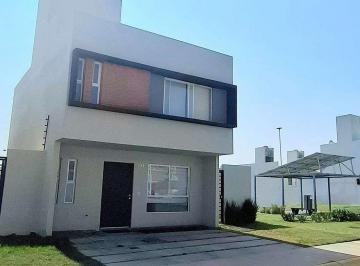 Casa de 3 habitaciones, Zapopan · Casa en Venta en Valle Imperial, Zapopan