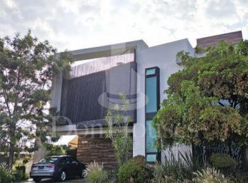 Casa en condominio · 280ha · 4 Recámaras · 2 Estacionamientos · Casa de Lujo en Venta en Provenza Residencial