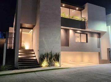 Casa de 4 habitaciones, León · Casa Nueva en Venta en Cañada del Refugio Sur con 3 Recamaras y 3 Estacionamientos