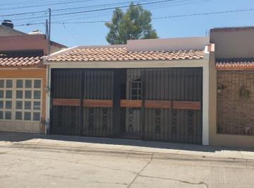 Casa de 2 habitaciones, León · Casa en Renta Amueblada en Villa Verde con 2 Recamaras