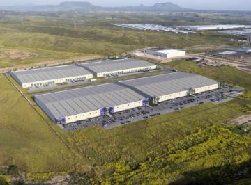 Bodega comercial · 4277m² · 14 Estacionamientos · Nave Industrial en Renta de 4,277 m² en Rosarito, B. C.