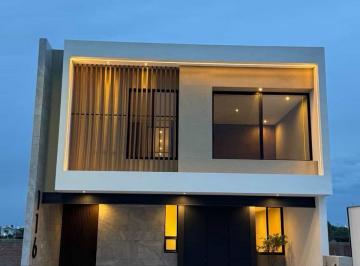 Casa · 250m² · 2 Estacionamientos · Casa en Rancho o Rancheria El Llano