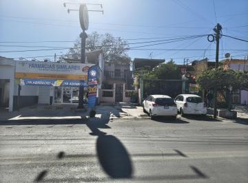 Casa · 127m² · 3 Recámaras · 2 Estacionamientos · Casa en Venta Sobre Av Chapultepec en Zona Comercial - Monterrey
