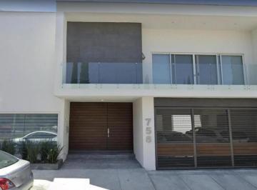 Casa de 4 habitaciones, Guadalupe · Hermosa Casa Amplia y Moderna con Excelente Ubicación