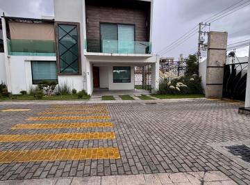 Casa · 2 Estacionamientos · Casa en Renta Residencial Strega, Metepec