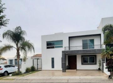 Casa en condominio de 3 habitaciones, Tlajomulco de Zúñiga · Casa con 3 Habitaciones y 294 m² de Terreno en Venta, San Jose del Tajo. Tlajomulco de Zuñiga.