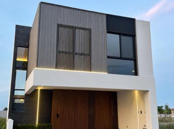 Casa · 250m² · 3 Recámaras · 2 Estacionamientos · Casa en Residencial San Nicolás