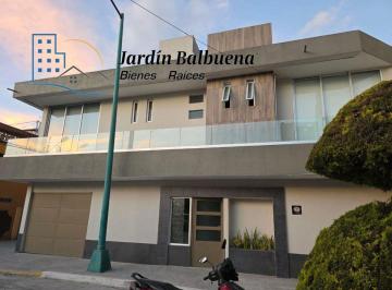 Casa de 3 habitaciones, Venustiano Carranza · Casa en Esquina Remodelada en Retorno Cerrado