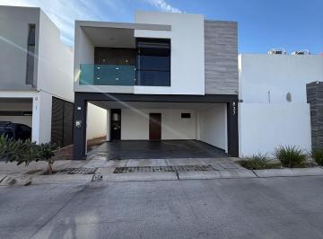 Casa · 228m² · 3 Recámaras · 2 Estacionamientos · Casa Nueva en Zona Norte