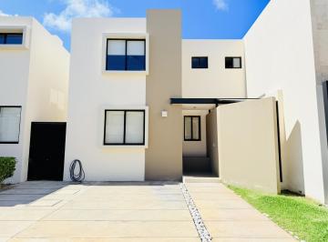 Casa · 107m² · 2 Recámaras · 2 Estacionamientos · Casa en Venta en Privada Cumbres Conkal