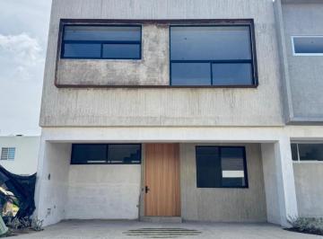 Casa en condominio de 4 habitaciones, Zapopan · Casa Nueva en Coto Muraán, Solares
