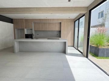 Casa en condominio de 4 habitaciones, Zapopan · Casa Nueva en Coto Muraán, Solares