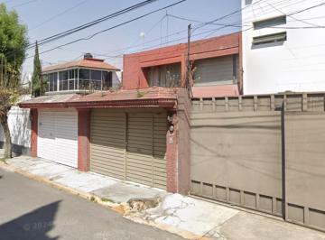Casa · 179m² · 3 Recámaras · 2 Estacionamientos · Casa en Venta, Ceboruco, Metepec
