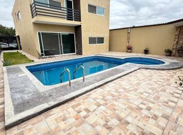 Casa de 3 habitaciones, Saltillo · Casa con Alberca $5,800.000