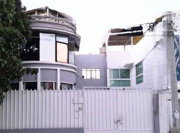 Casa uso de suelo de 6 habitaciones, Guadalajara · Casa en Venta con Uso Comercial "Vallarta Poniente"